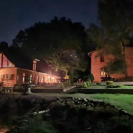 Dwor Mysinek Grabowiec (Starogard, Pomerania)